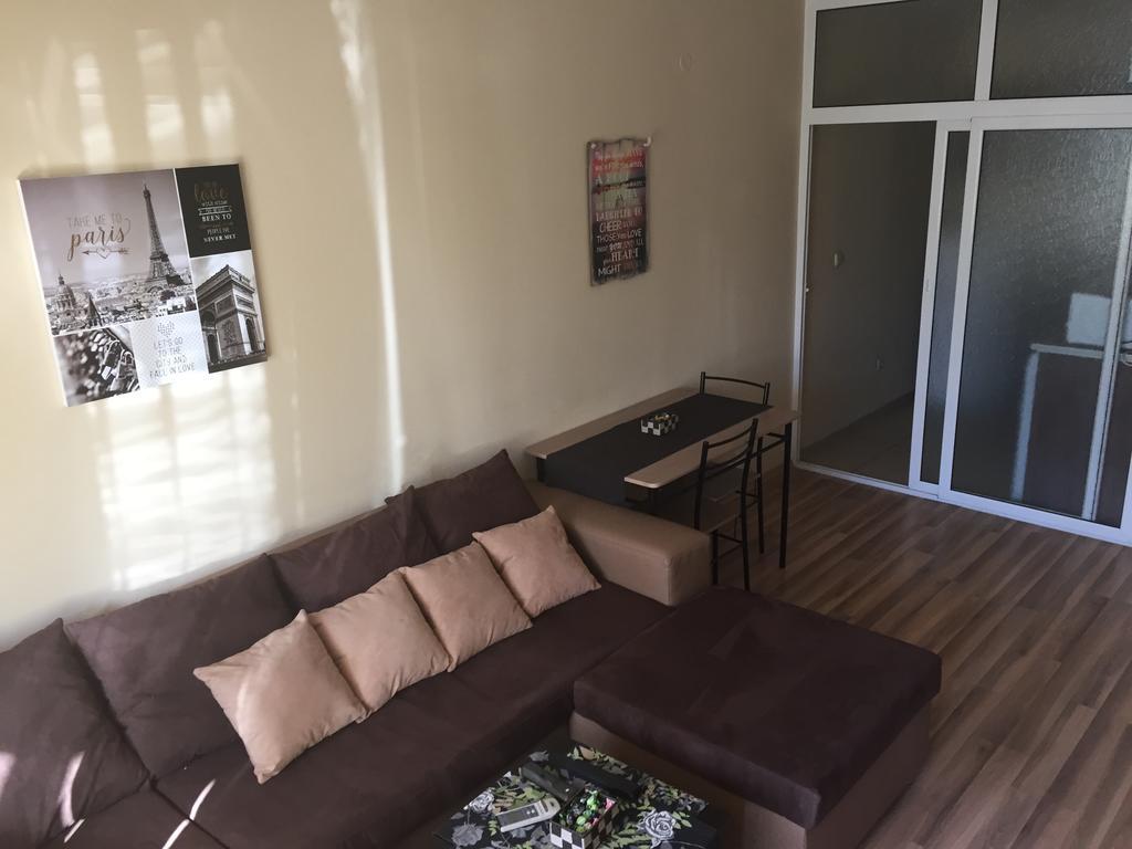 Pirotska Gn / Free Garage Appartamento